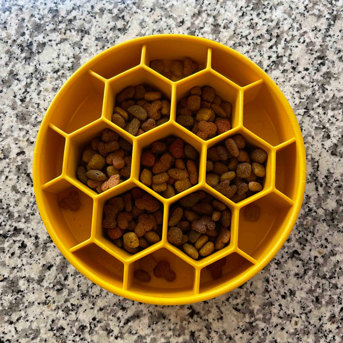 Deep slow feeder